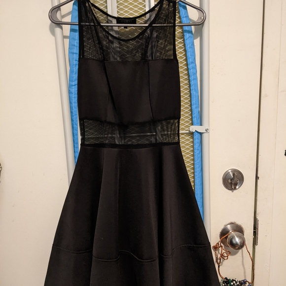 Guess Dress Size S - Picture 2 of 2